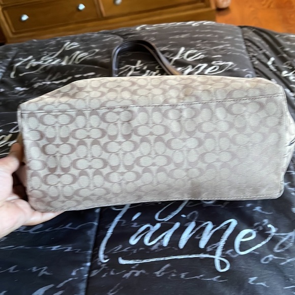 Authentic Coach Signature Tote/shoulder bag - Picture 8 of 15